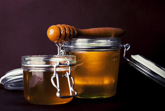 What Makes Raw Honey Different From Store-Bought